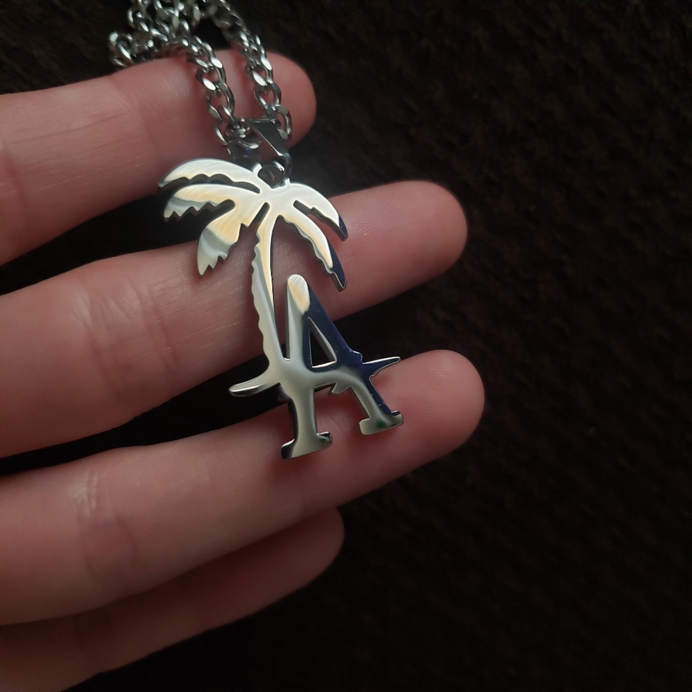 Silver chain LA pendant